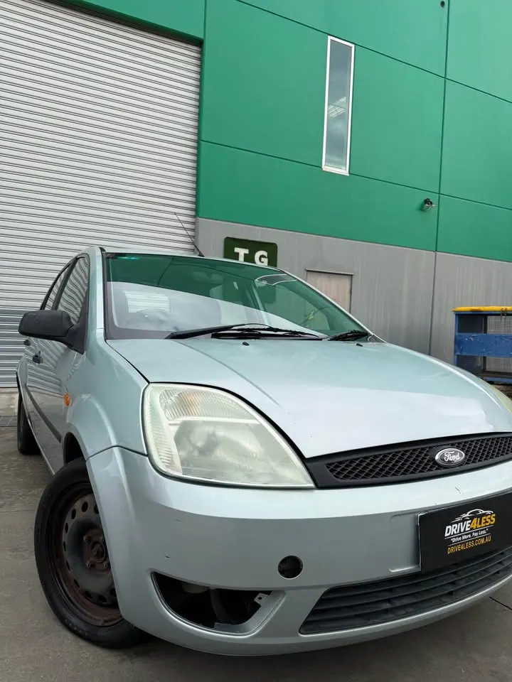 2004 Ford Fiesta image 1